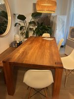 Tisch aus massiver Eiche