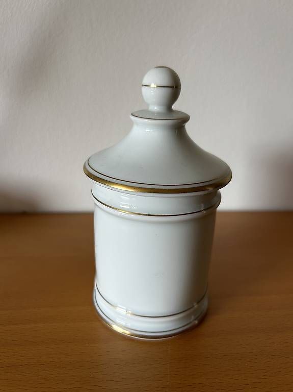 Ciotole: Vintage procelain jar with lid – Usato da Bogis-Bossey venduto da Namashi