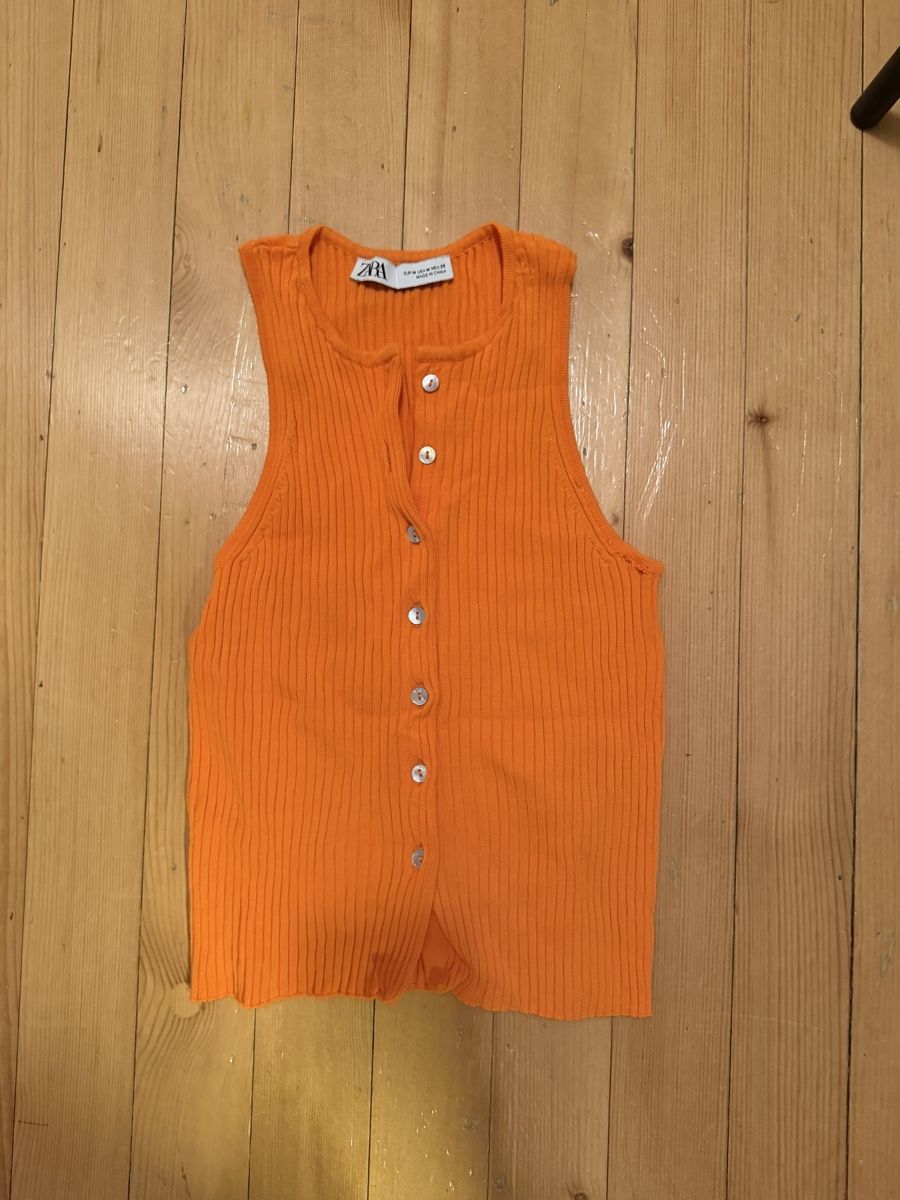Zara Top: Zara Top Orange, Rippstrick – Usato da Oberägeri venduto da mic_m272