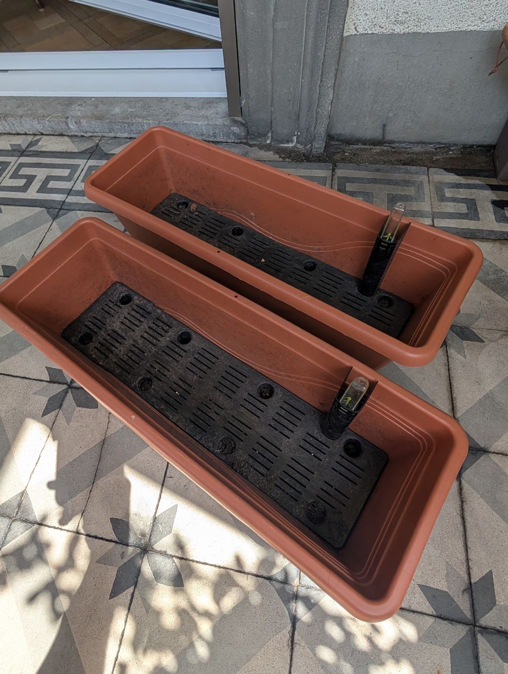 Vasi per fiori: 2er Set Blumentopf braun, 59x21cm, Plastik  – Usato da Zürich venduto da Hedkandi
