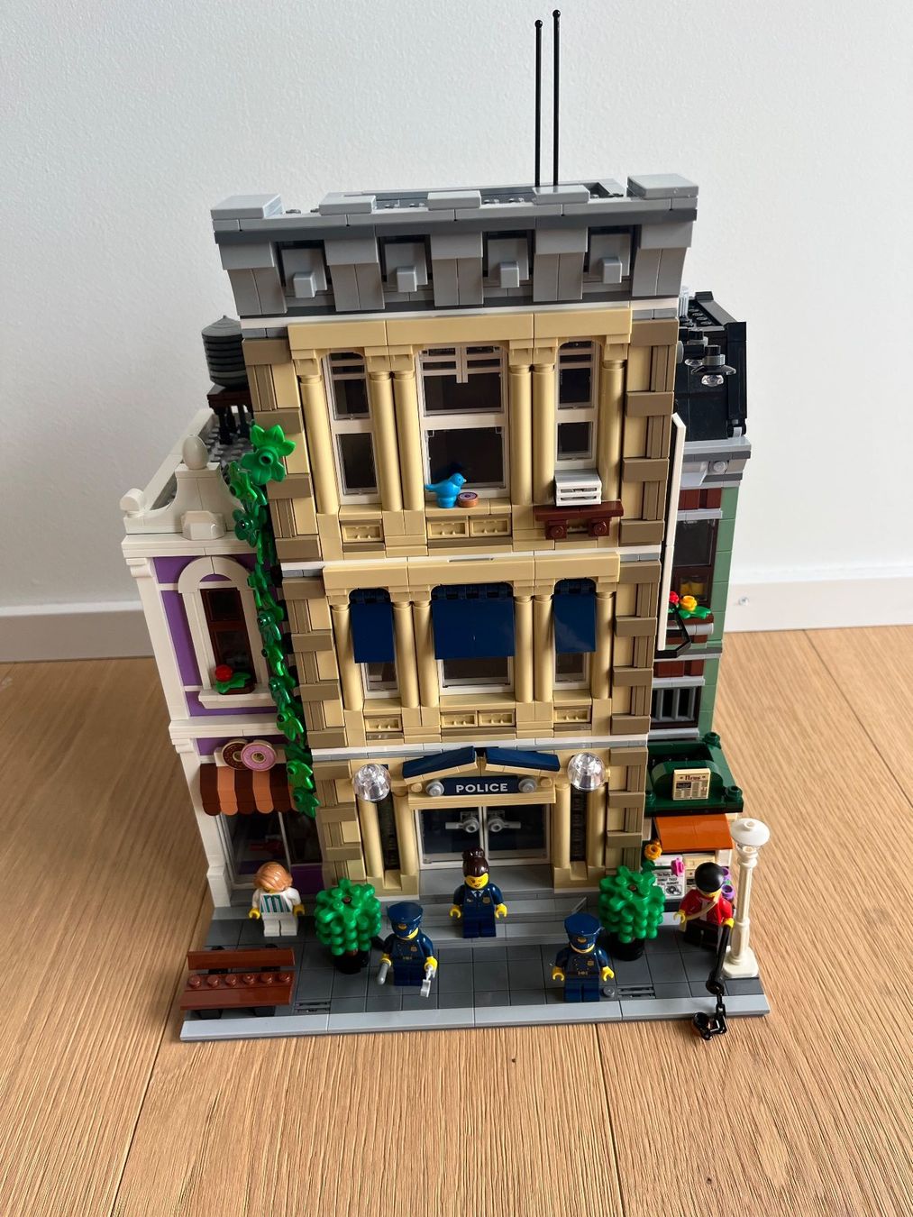 Lego Kit di costruzioni: Lego 10278 Polizeistation – Usato da Cham venduto da paolom_90 8