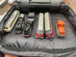 Modelleisenbahn Loks und Wagen Konvolut HO 