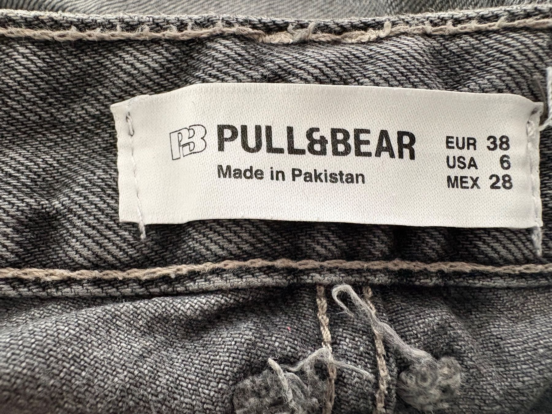 Zara Pantaloni: Jeans-Shorts - Pull &Bear - Grösse 38 – Usato da Oberuzwil venduto da jabano 2