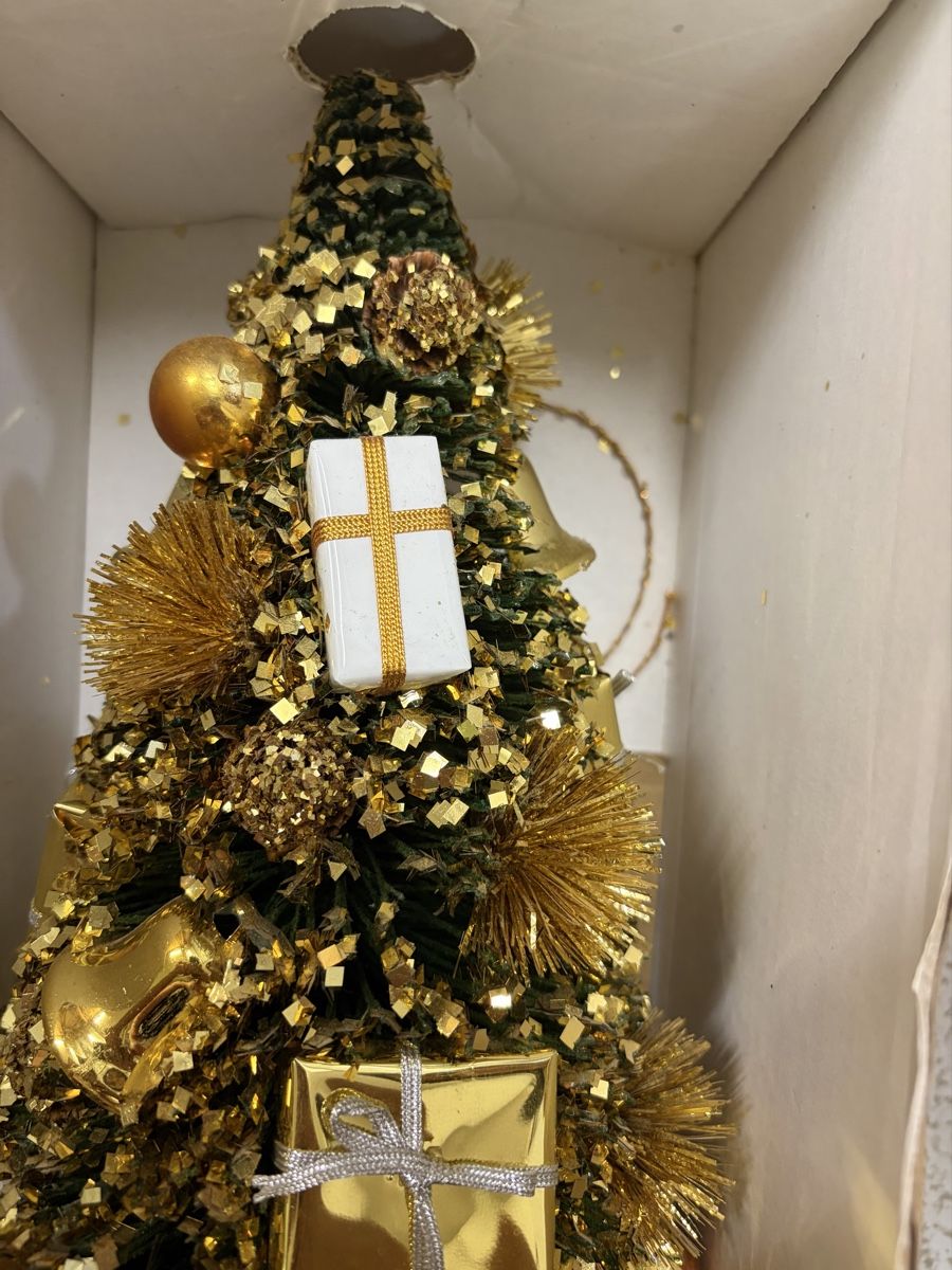 Tutte le decorazioni: Vintage Christmas Tree Decorated, Green Base – Usato da Zürich venduto da dor_9l9g 2