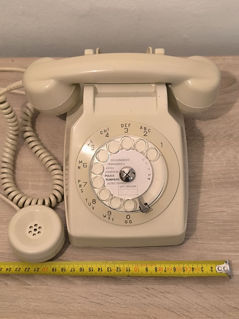 Telefoni: Téléphone vintage Thomson 1981 beige – Usato da La Chaux-de-Fonds venduto da lolmaker1007