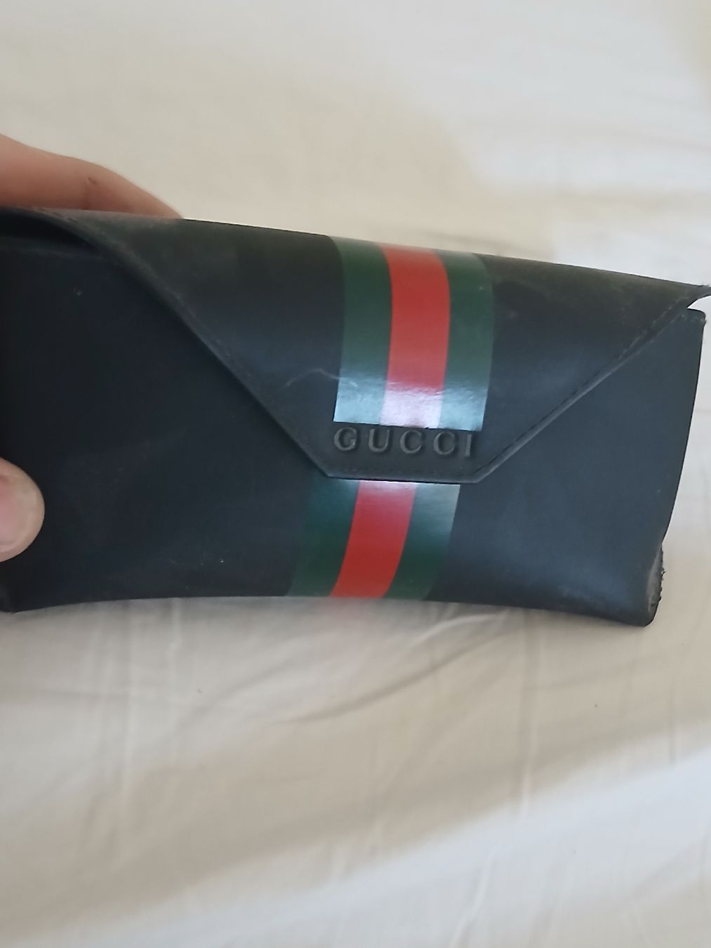 Autres vêtements & accessoires: étuis à lunettes GUCCI  – D'occasion à Genève par Mamaison2026