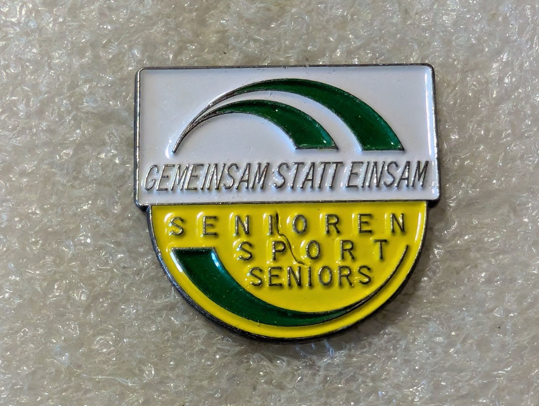 Placchette & Badge: Ansteckpin 181: Gemeinsam statt einsam – Usato da Oppligen venduto da Pin-Fall-Shop