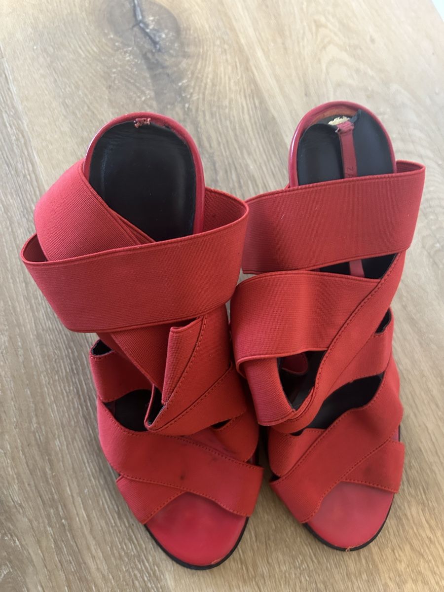 Damenschuhe: Sexy Elastic Red Hot Heels – Gebraucht aus Zürich von sel_tvq7 1