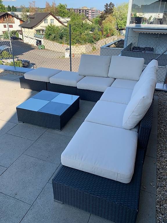 Sofas: Ratanlounge mit Sitzkissen – Gebraucht aus Sursee von hae_6nwf 1
