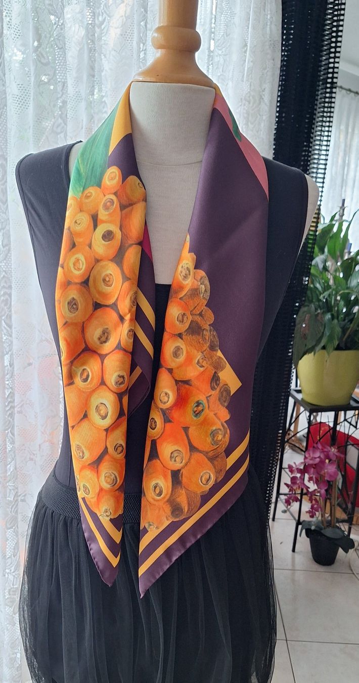 Foulards & écharpes: Carré en soie multicolore – Neuf avec emballage d'origine à St-Triphon par Jldr0 3