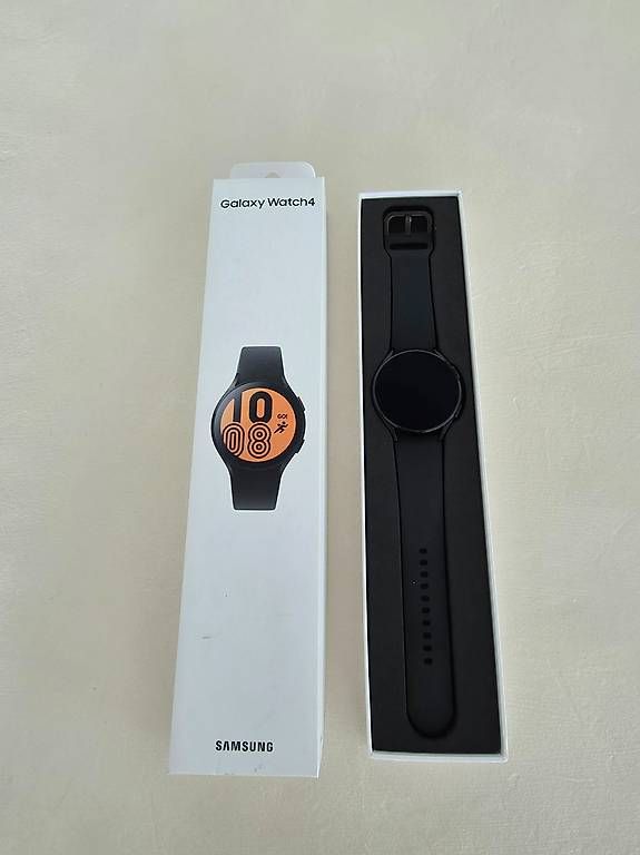Smartwatch: Montre connectée Galaxy Watch4 – Usato da La Neuveville venduto da chr_kkh5