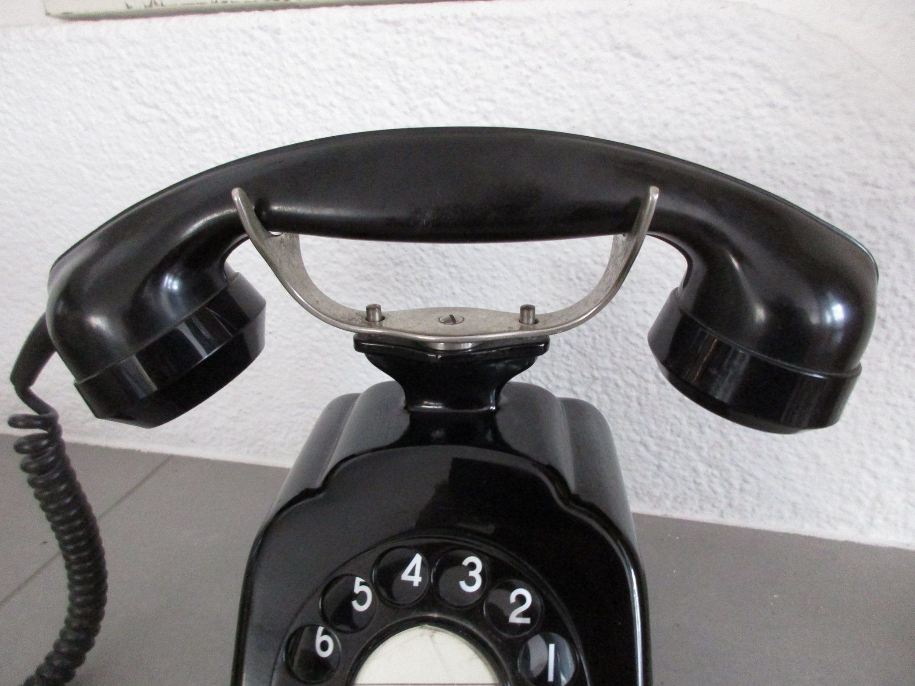 Téléphones: antikes/altes Telefon mit Wählscheibe – D'occasion à Mels par wis_5hjy 1