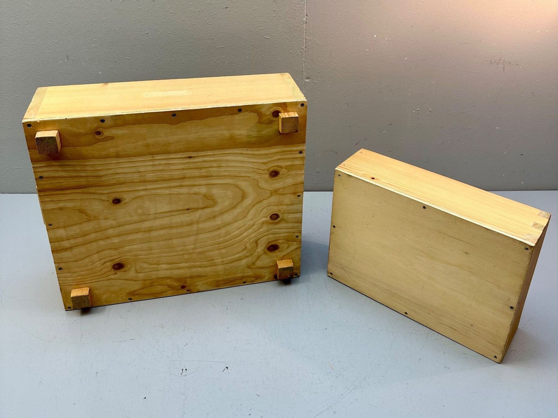 Caisses de transport: 2x HOLZKISTEN AB 1.- !!! – D'occasion à Zürich par NIKI777 2