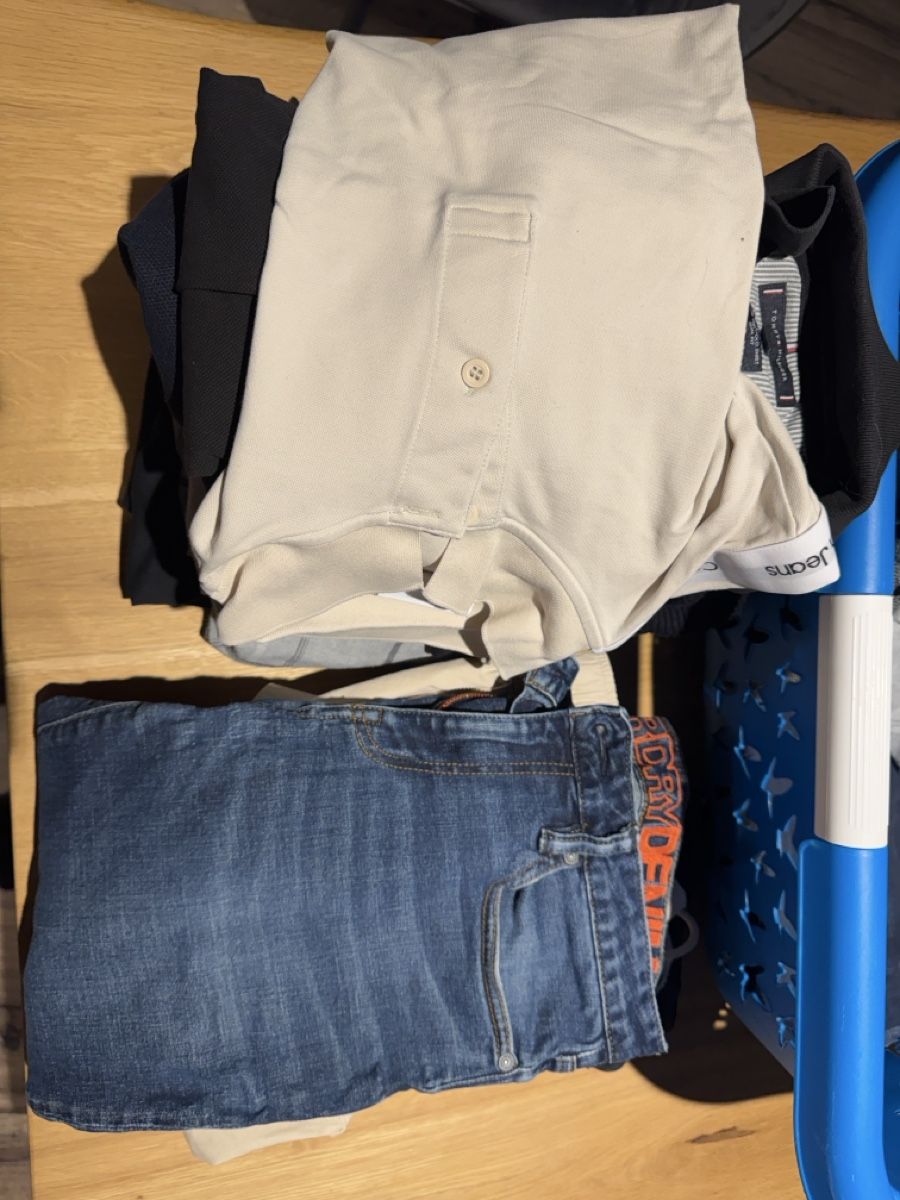 Lotti di vestiti: Überraschungspaket Kleider Herren M/L – Usato da Kallnach venduto da sch_f5qg 1
