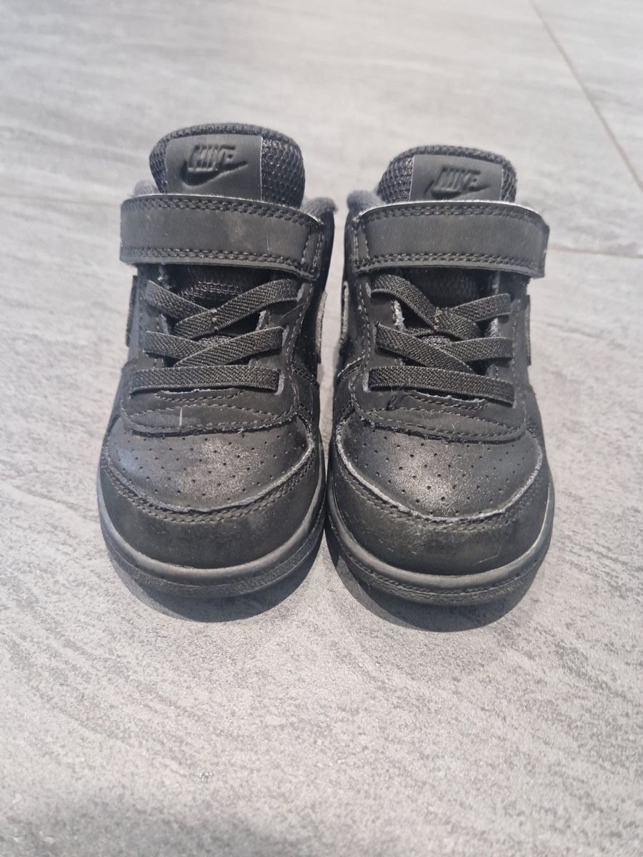 Nike Scarpe per ragazzi: Nike Turnschuhe  Gr. 23.5  – Usato da Erlinsbach SO venduto da dikaan