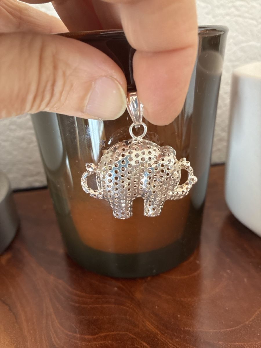 Pendentifs: Pendantif éléphant en argent – D'occasion à Biel/Bienne par Lianumi