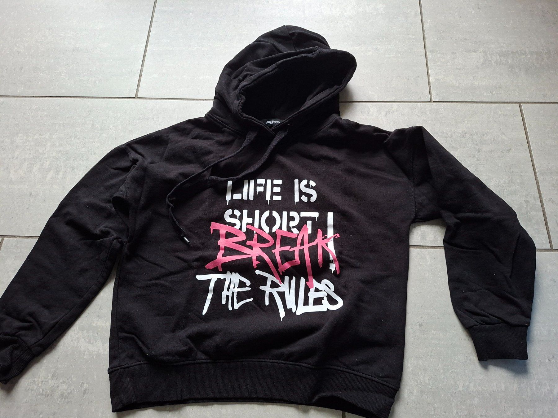 Maglioni & Felpe: Schwarzer Kapuzenpullover - Break the Rules - Gr. XXS Neu – Nuovo (secondo la descrizione) da Killwangen venduto da KIANA08