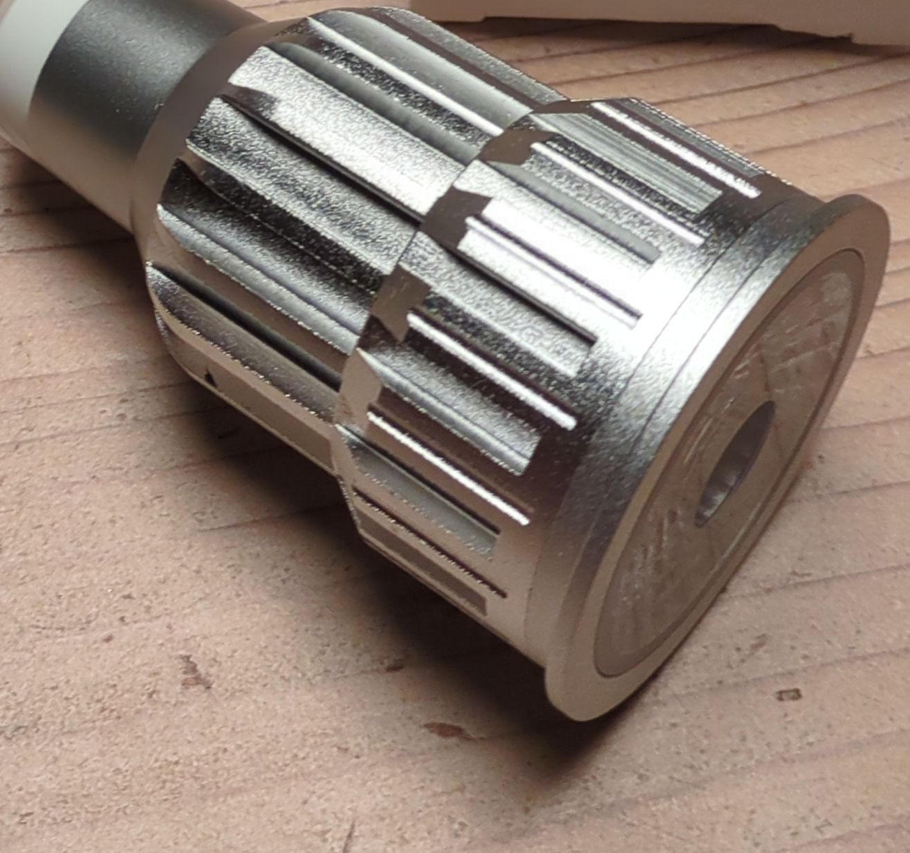 Lampadari & plafoniere: LED Lampe aus Aluminium – Nuovo e nell'imballaggio originale da Lohn-Ammannsegg venduto da Raymoon