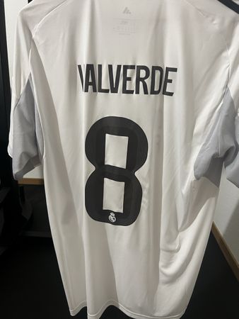 Real Madrid OriTrikot Adidas Valverde 8 weiss neu mit Etiket