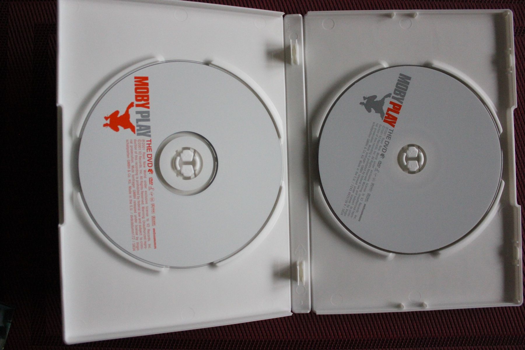 Tous les DVDs: EBOND Moby - Play (The DVD) – D'occasion à Geroldswil par Schlumpfine1973 1