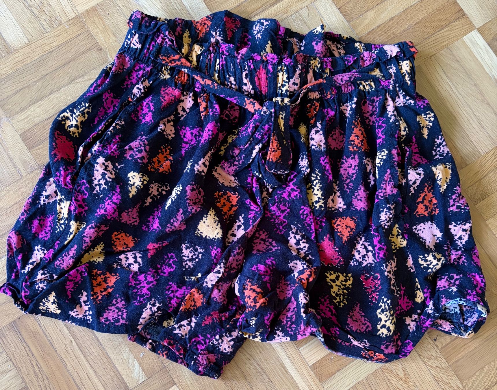 Pantaloni: Damen Shorts, Gr. XL – Usato da Adliswil venduto da Myxin