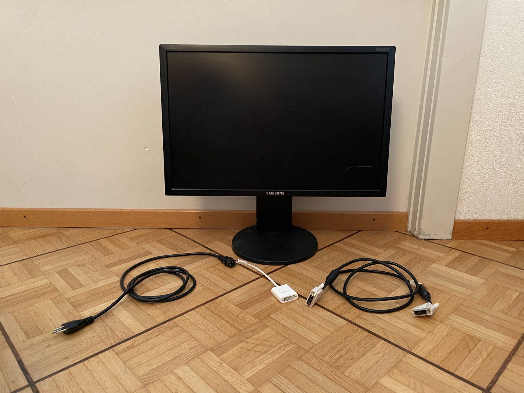 Samsung Monitore: Samsung Syncmaster 2443 – Gebraucht aus Fribourg von yakari1400