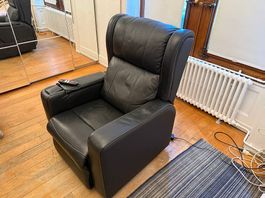 Fauteuil confort senior cuir parfait état de marche