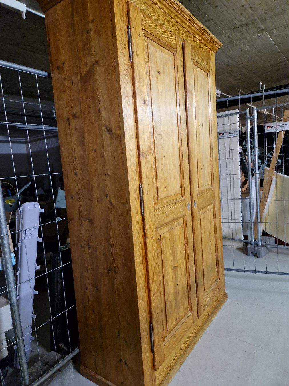 Armadi: Grande armoire Fribourgeoise – Usato da Rueyres-Treyfayes venduto da EmileP8992 1