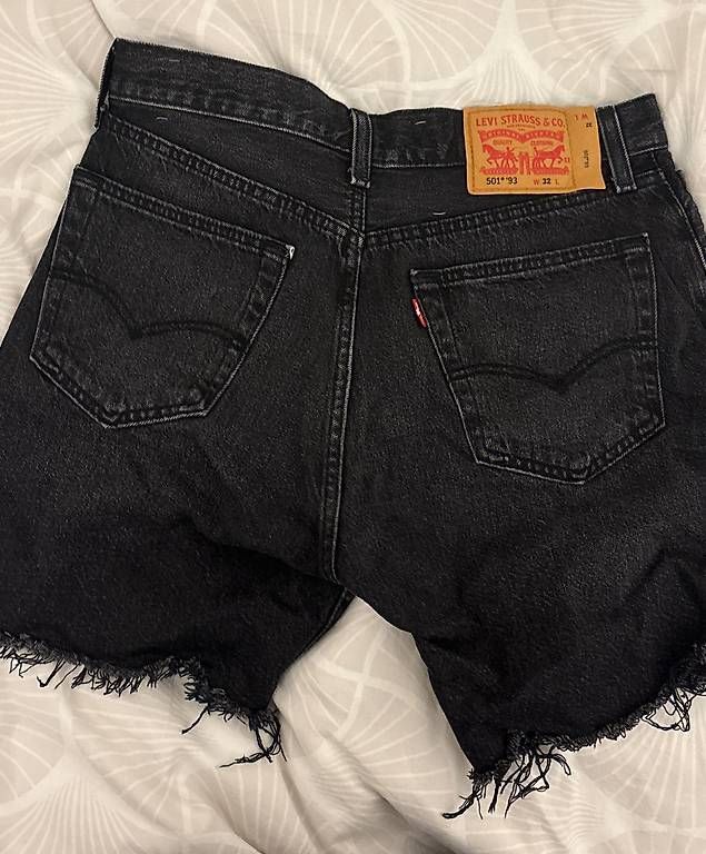 Jeans: Levis Shorts – Usato da Pfeffingen venduto da san_tnq5 1