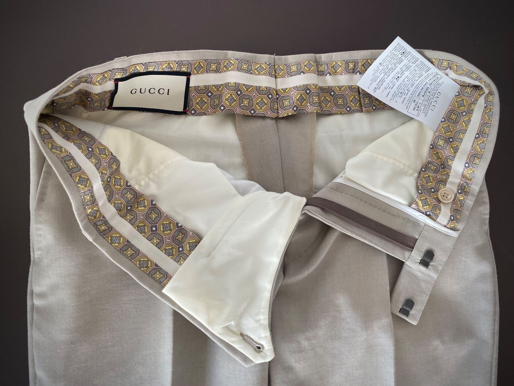 Gucci Completi: New Gucci Blazer+Pants in Beige – Nuovo e nell'imballaggio originale da Zürich venduto da pas_9czf 6