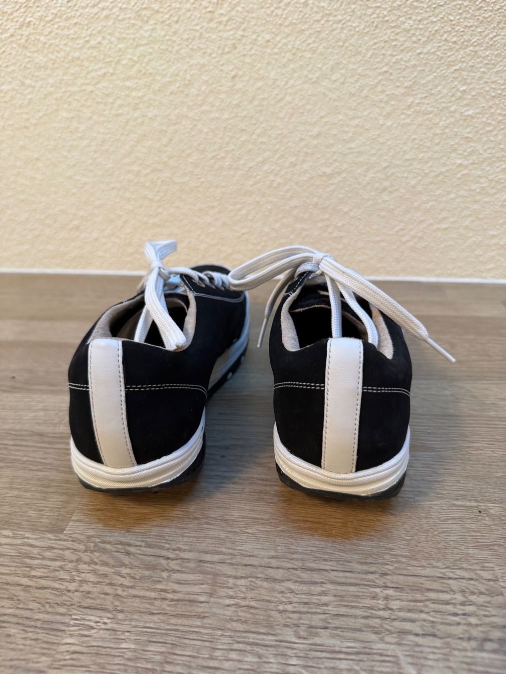 Skechers Scarpe da donna: Sketchers - Shape-ups sneakers – Nuovo (secondo la descrizione) da Zürich venduto da odi_ldv8 2