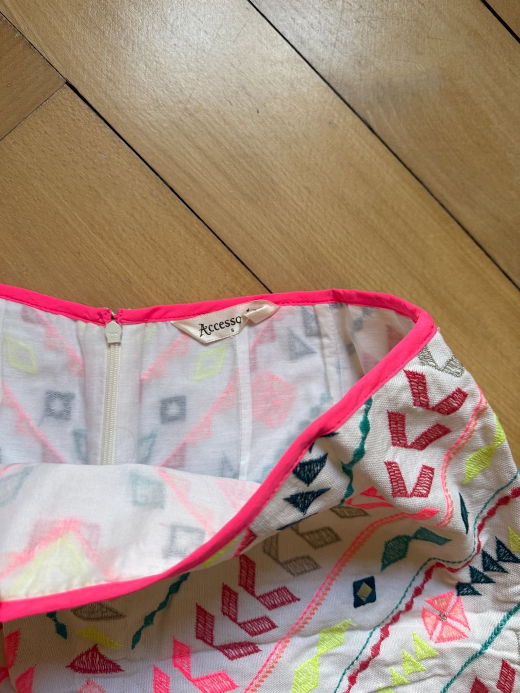Gonne: ACCESSORIZE - Aztec Rock bunt gemustert S – Usato da Zürich venduto da Diazaio 1