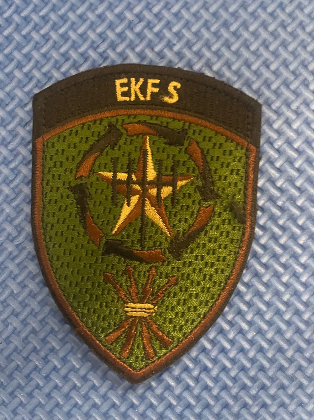 Schweizer Armee Placchette & Badge: Armee Badge EKF S mit Klett, ungetragen – Nuovo e nell'imballaggio originale da Willerzell venduto da Eluchs