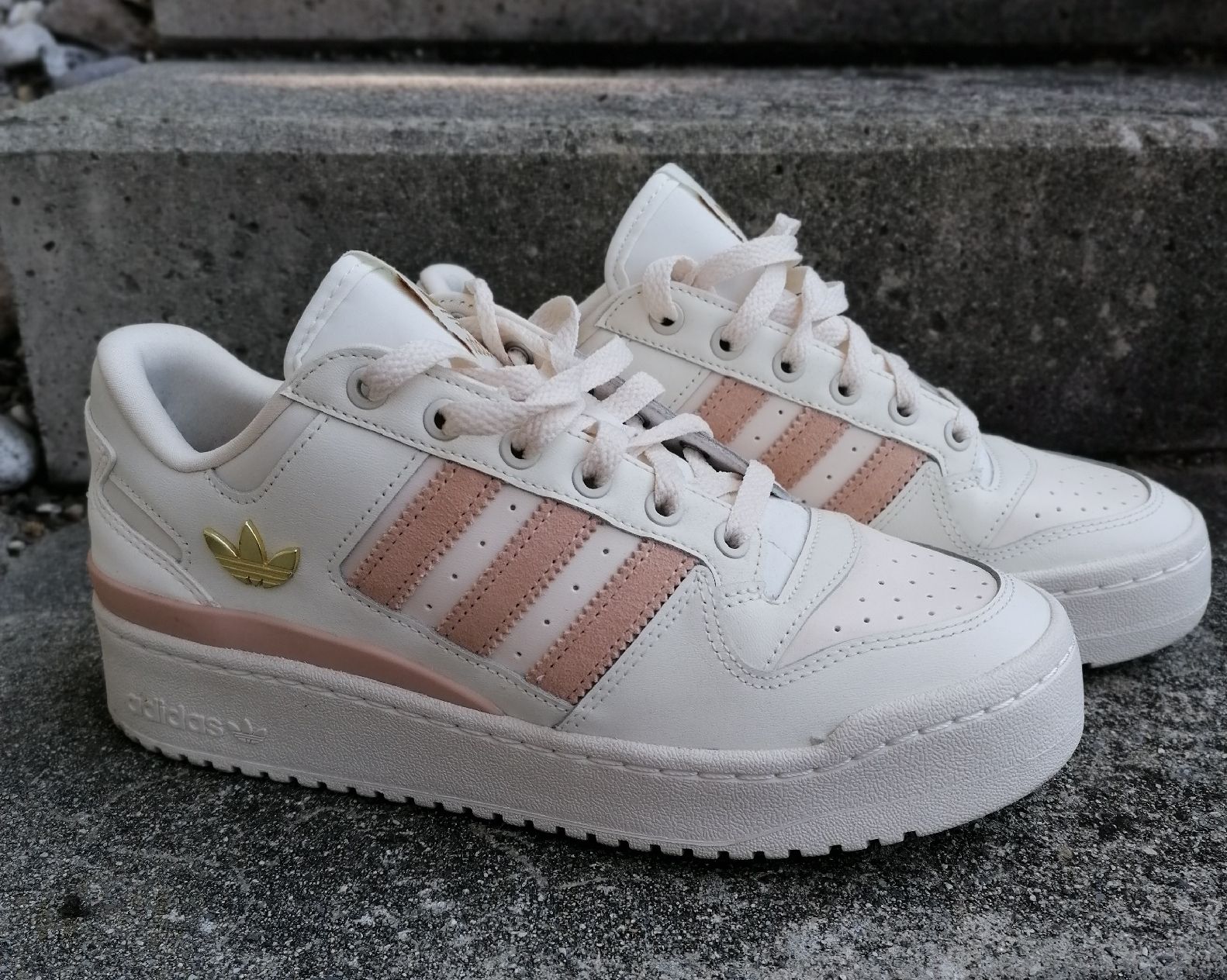Adidas Scarpe da donna: Adidas Sneaker, Gr. 40.5, neuwertig – Nuovo (secondo la descrizione) da Wängi venduto da Schnautz75