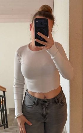 WEISSES LANGARM-CROP-TOP
