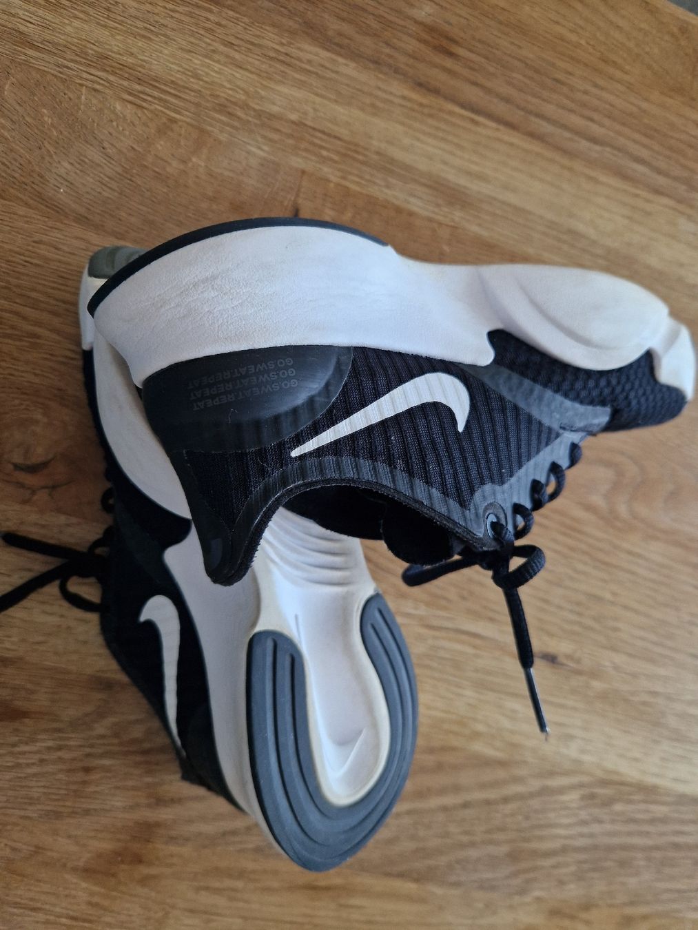 Nike Scarpe da uomo: Nike SuperRep Go Trainingsschuhe, Gr. 37.5 – Usato da Gwatt (Thun) venduto da Letzte-Chance-III 4