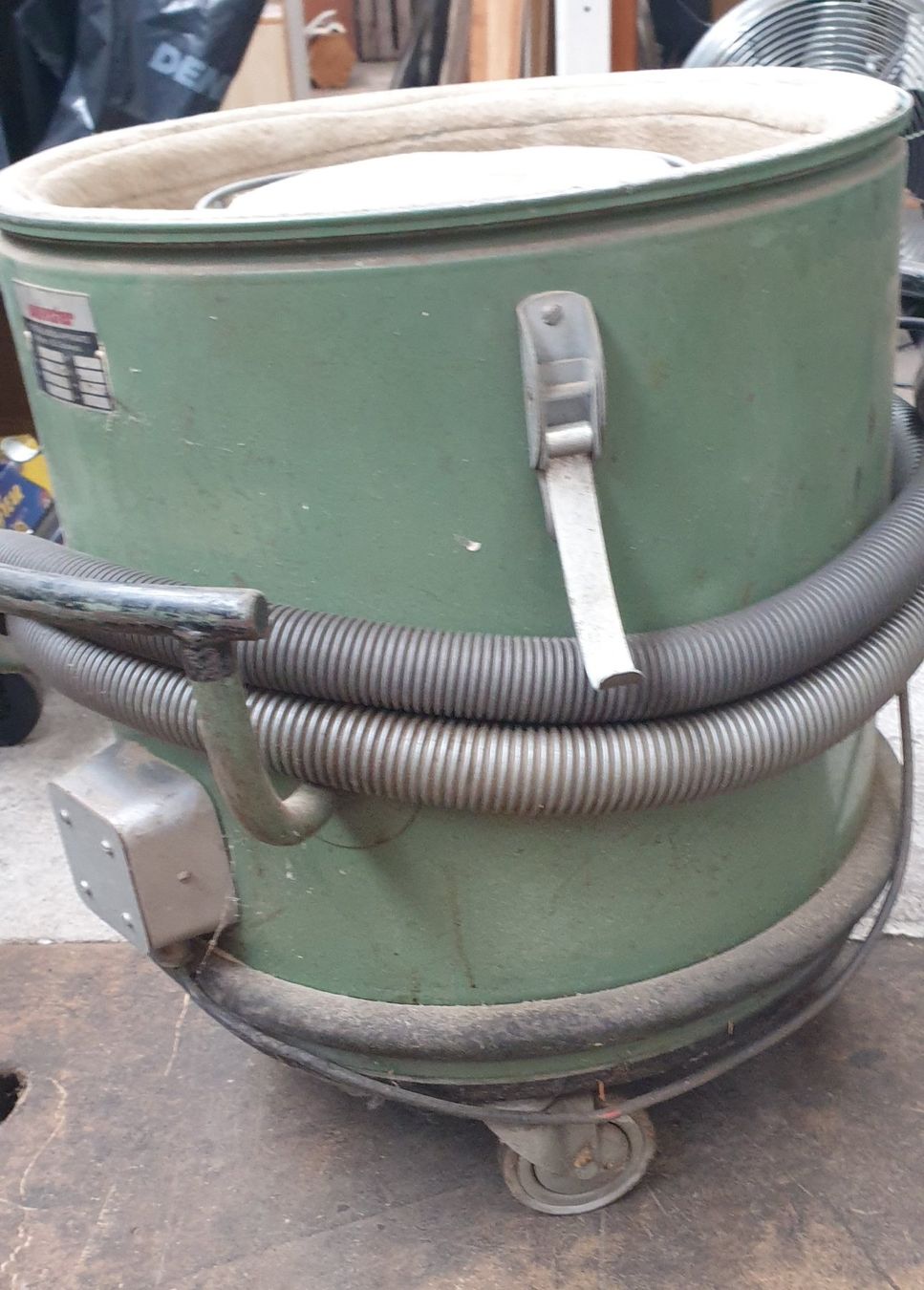 Staubsauger & Zubehör: Trockensauger Staubsauger – Gebraucht aus Müllheim Dorf von Linus18 5