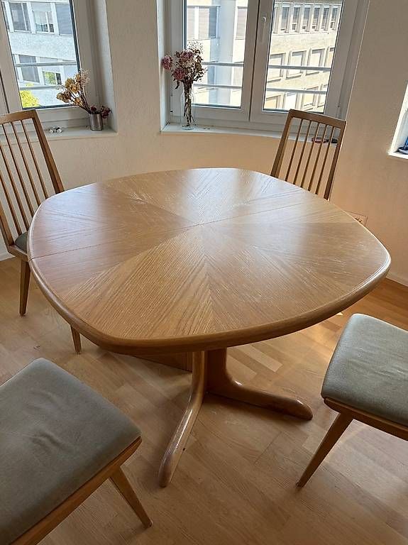 Set di tavolo e panche: Esstisch/Table + 4 Stühle/Chairs, Pickup Only! – Usato da Zürich venduto da mar_bzd9 2
