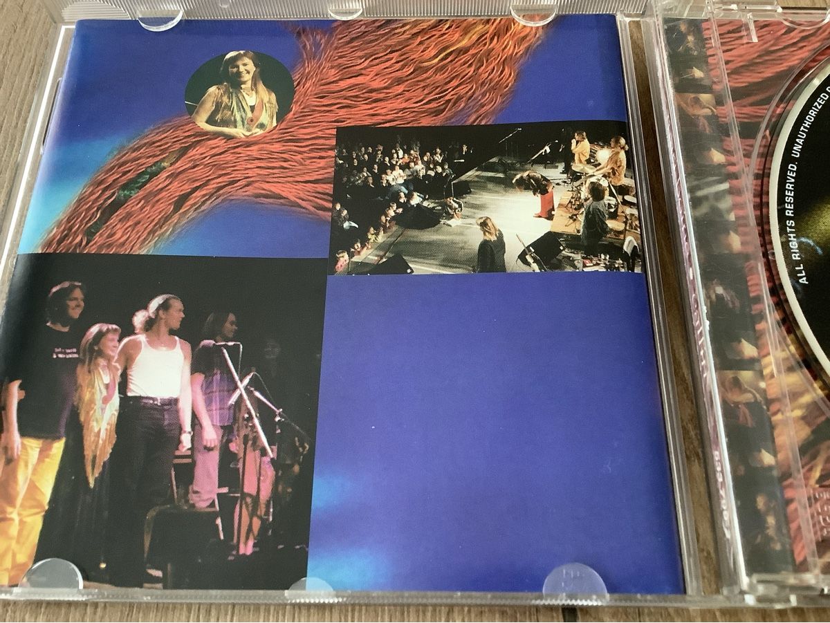 CD: Mari Boine - eallin - CD : Live – Usato da herzogenbuchsee venduto da HIFIANER 3