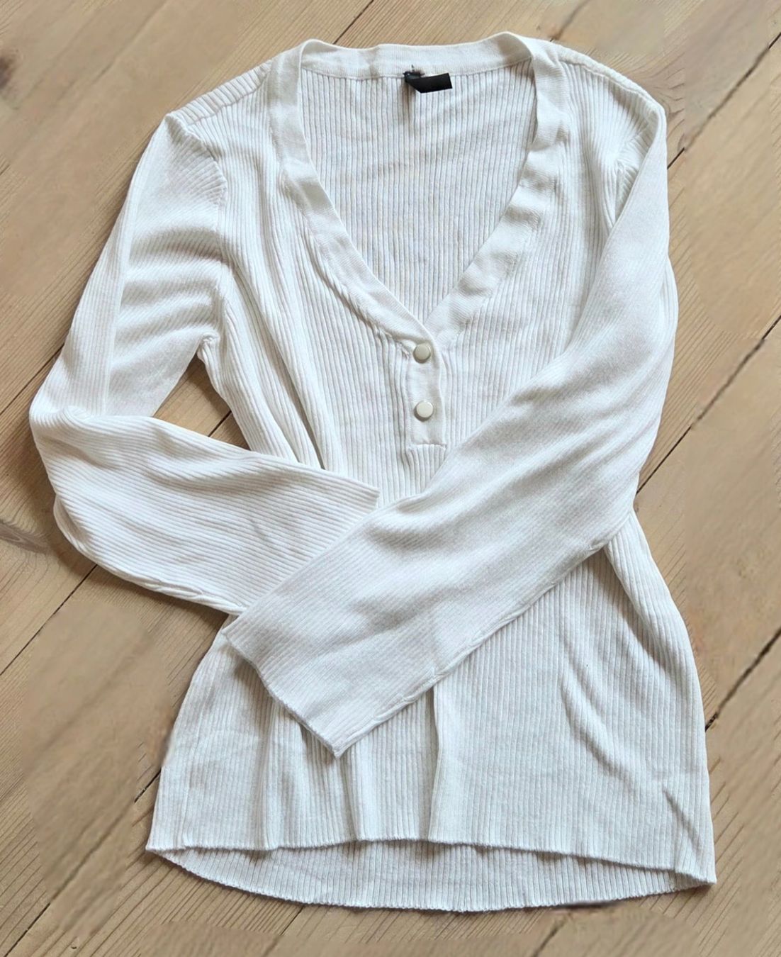 Maglioni & Felpe: Pullover Rippstrick V-Ausschnitt,Rundsaum,ChicoréeGr.M – Usato da Siblingen venduto da Vany_McDougall 2