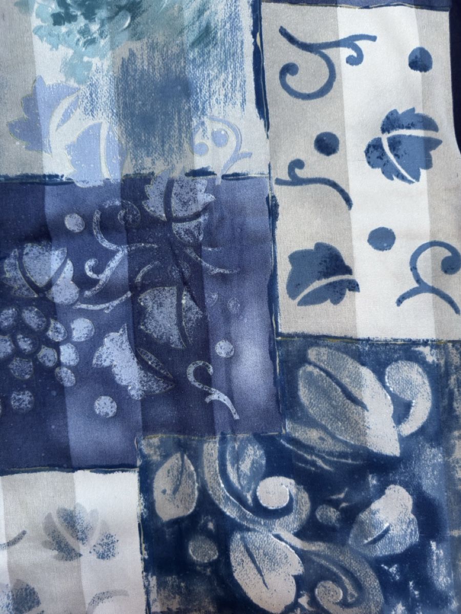 Foulard & Sciarpe: Foulard vintage en polyester 84x87 – Usato da Vuippens venduto da Anna_as 1