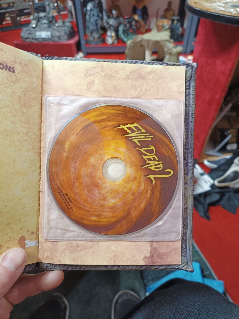 Tutti i DVDs: DVD Evil Dead II Necronomicon Variante – Usato da Schüpfen venduto da jedi75 5