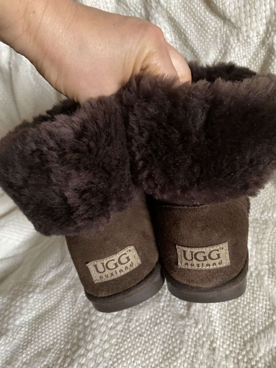 Ugg Scarpe da donna: Bottes UGG marron pointure 38 – Usato da Geneve venduto da Monthoux13 1