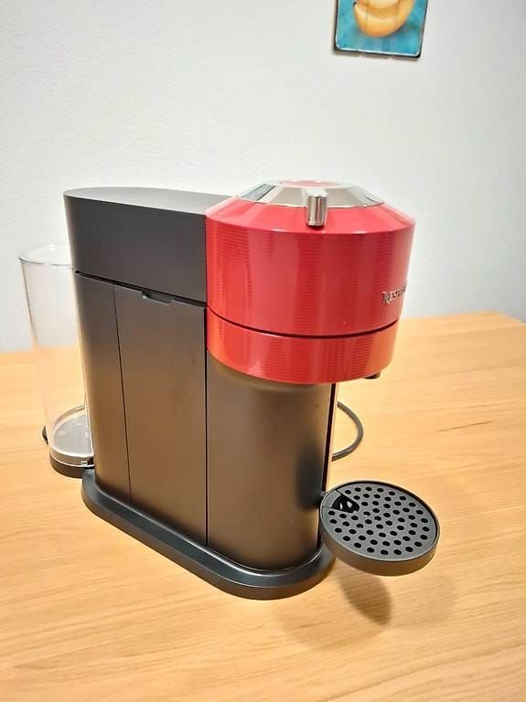 Nespresso Kaffeemaschinen & Espressomaschinen: Nespresso Vertuo Next – Gebraucht aus seigneux von Boyo12