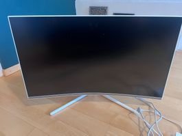 Samsung 32" Curved Monitor U32R591CWR – 4K UHD – Weiss