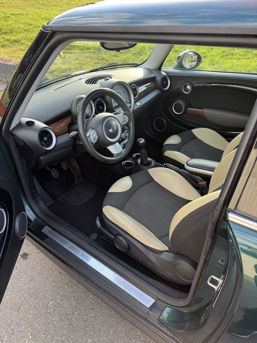 Mini Autos: Mini Cooper One 2007 1.4 – Gebraucht aus fribourg von Nikita.0762813663 8