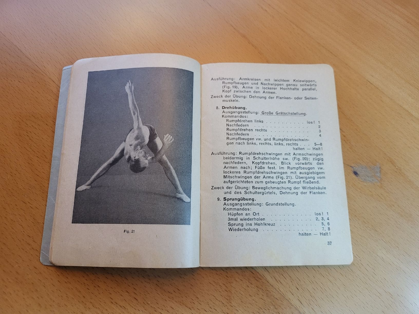 Libri: Reglement "Das Turnen in der Armee " - 1940 – Usato da Massongex venduto da Jalon71 2