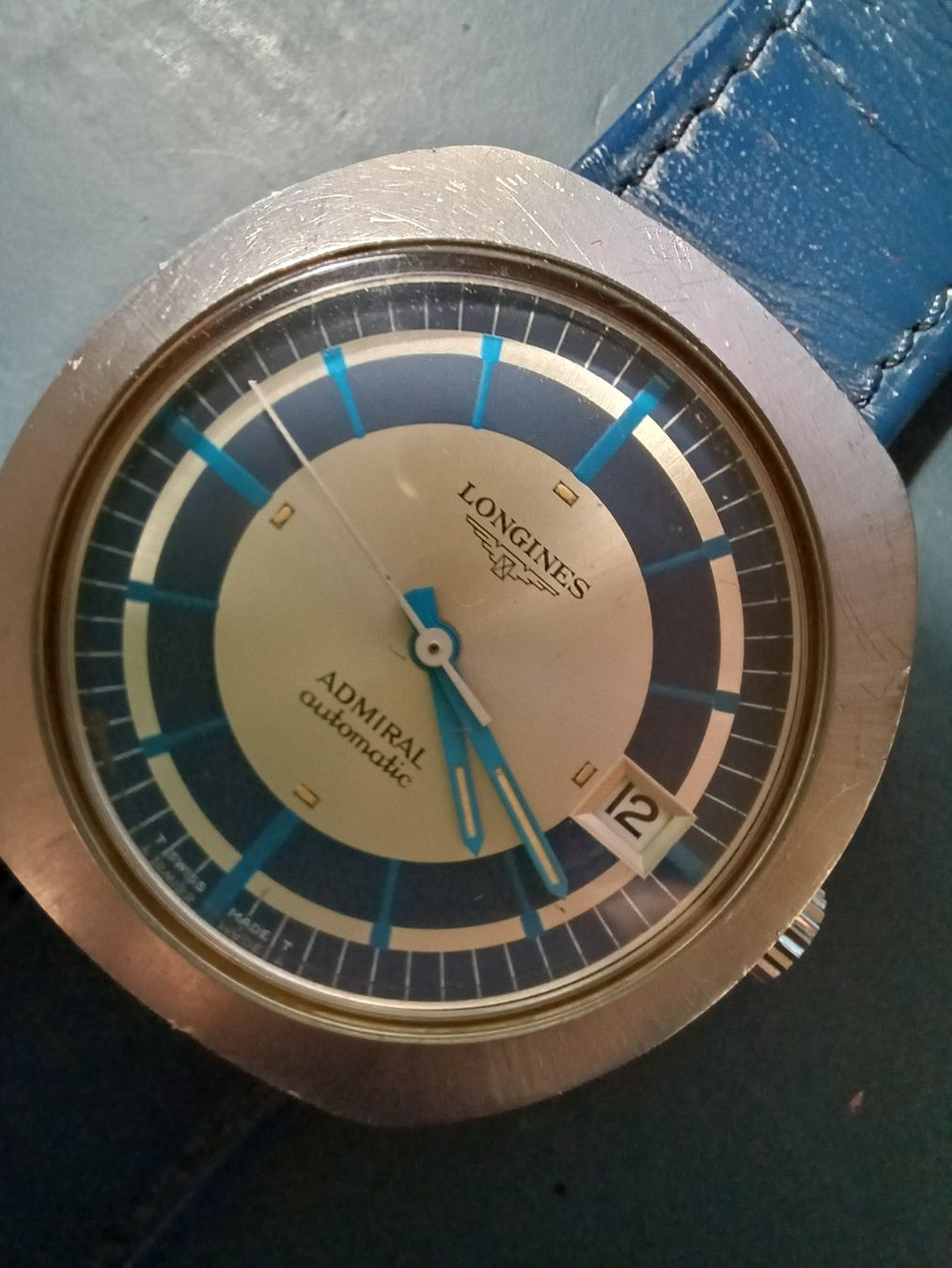 Longines Orologi: Seltene Vintage Longines Admiral Automatic mit Etui – Usato da Zürich venduto da Atad