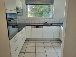 Moderne Einbauküche weiss abzugeben, super Zustand!