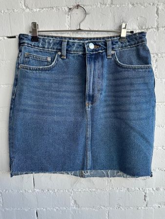 Blauer Jeans Minirock mit ausgefranstem Saum von H&M